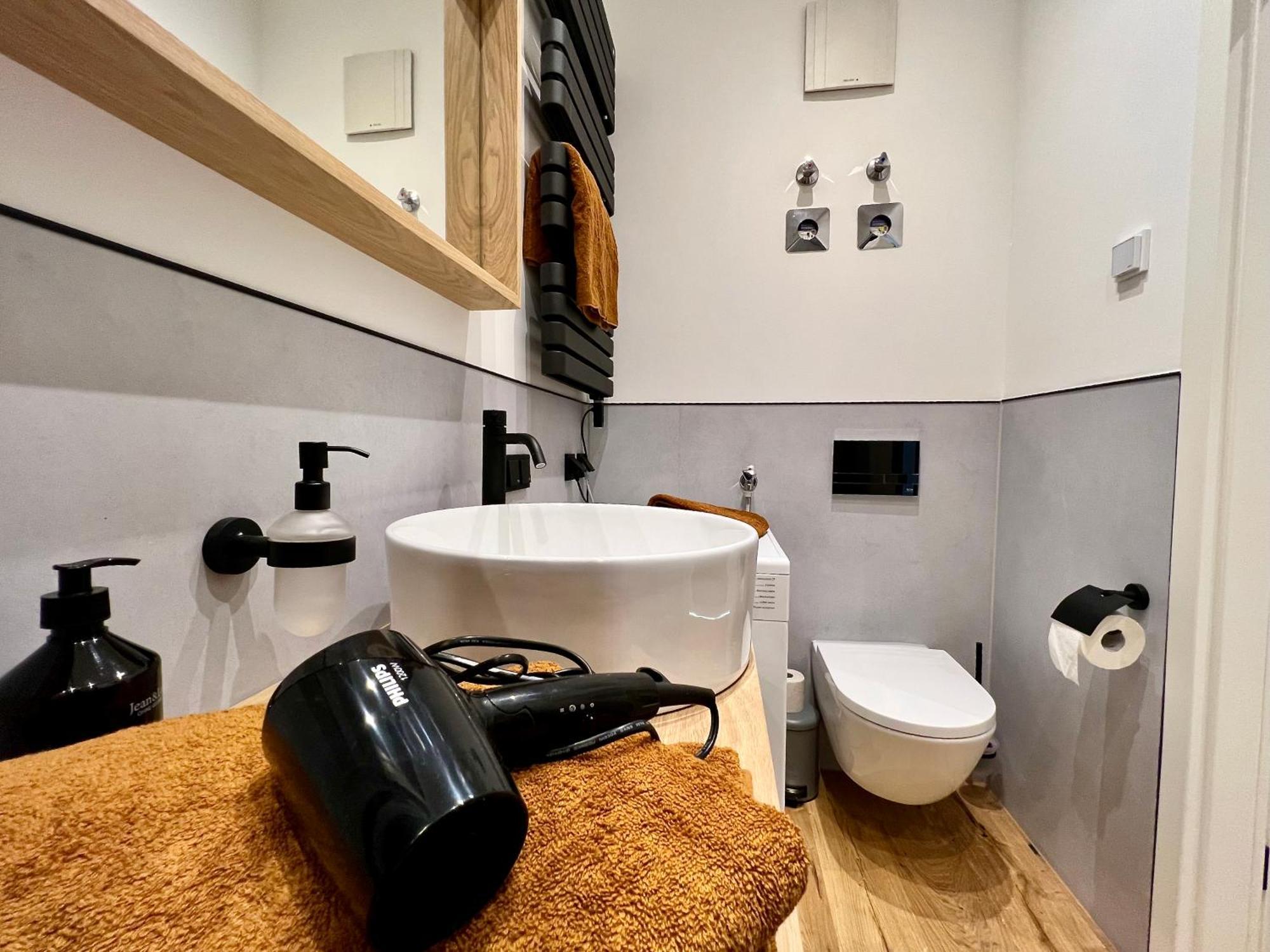 Edler Wohnraum Luxurioeses Studio Im Zentrum Mit Balkon, Kaffeevollautomat, Klima & Parkplatz Zwickau Zewnętrze zdjęcie