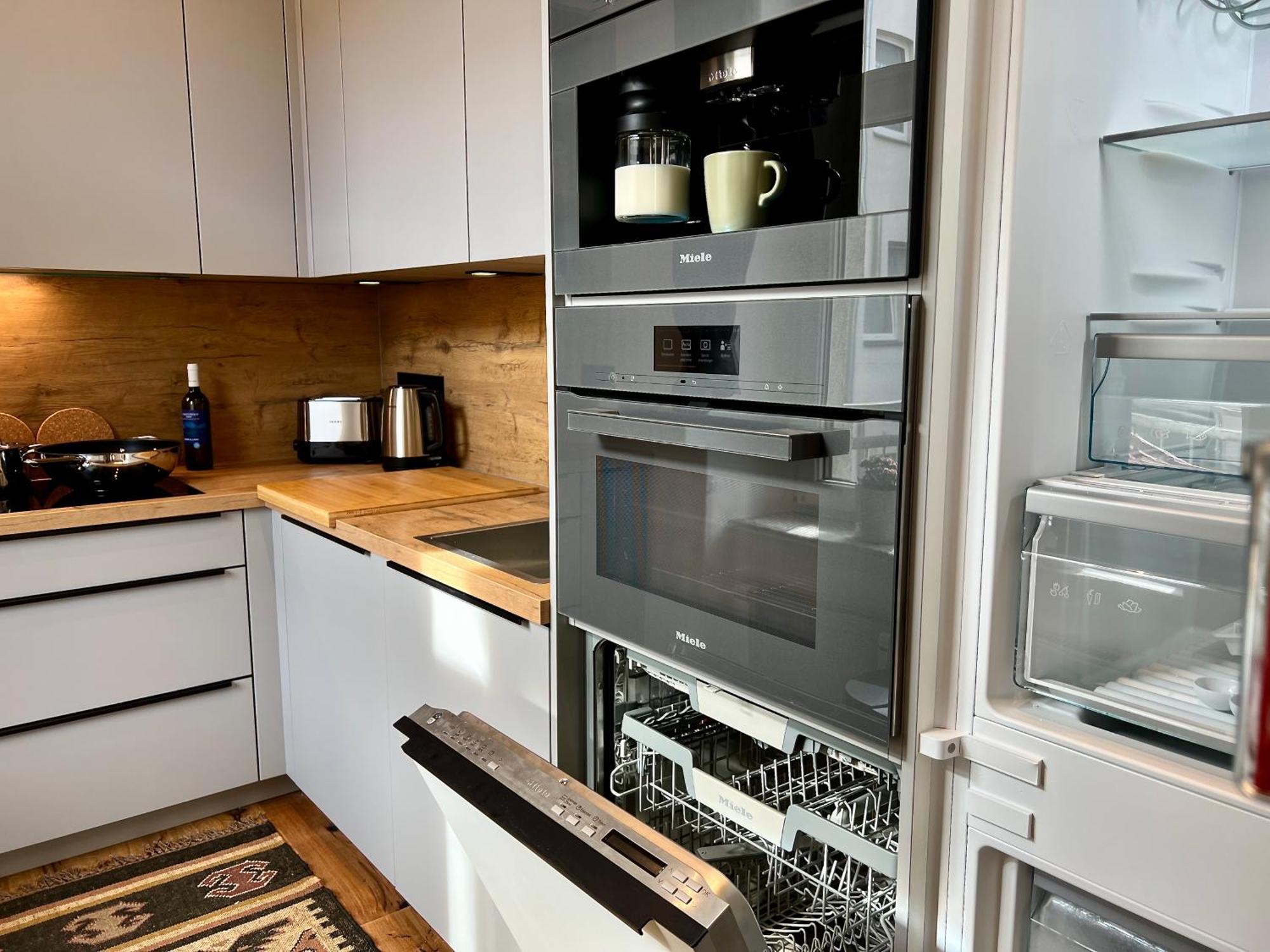 Edler Wohnraum Luxurioeses Studio Im Zentrum Mit Balkon, Kaffeevollautomat, Klima & Parkplatz Zwickau Zewnętrze zdjęcie